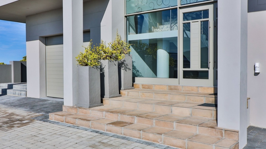 6 Bedroom Property for Sale in Kleinbaai Western Cape